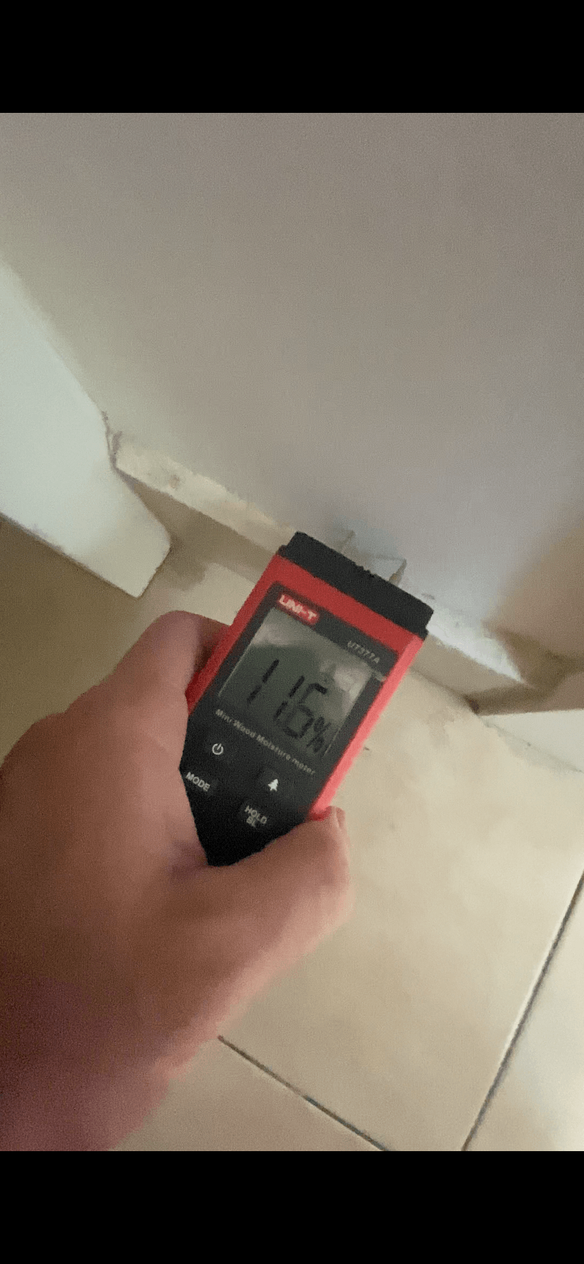 בדיקת לחות במד לחות