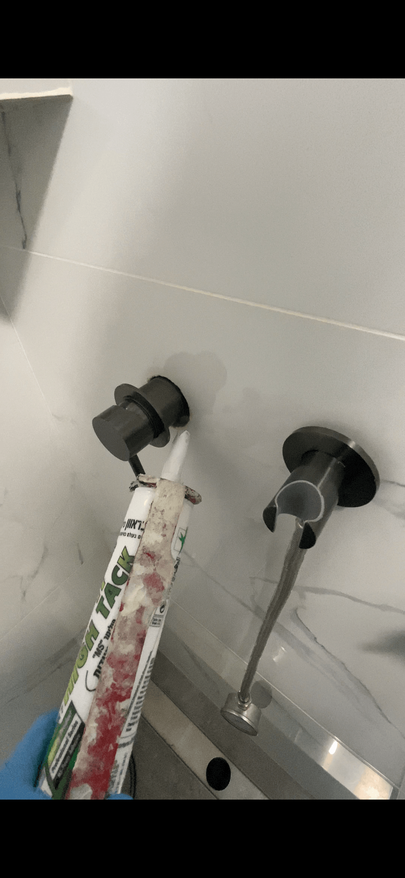 תיקון איטומים בנק המים